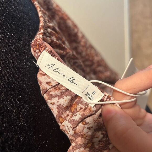 NWT Small Active USA Top Tie Front - Picture 9 of 10